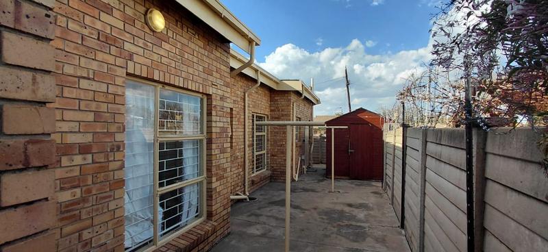 4 Bedroom Property for Sale in Universitas Ridge Free State